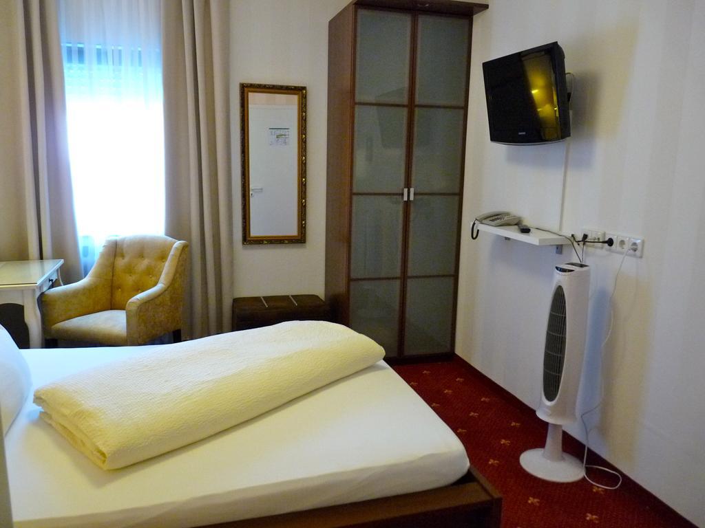 Hotel Geissler สตุตการ์ต ภายนอก รูปภาพ