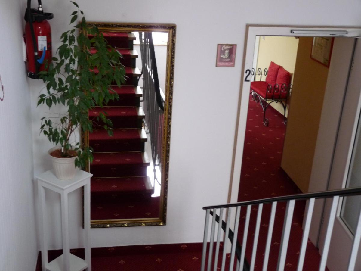 Hotel Geissler สตุตการ์ต ภายนอก รูปภาพ